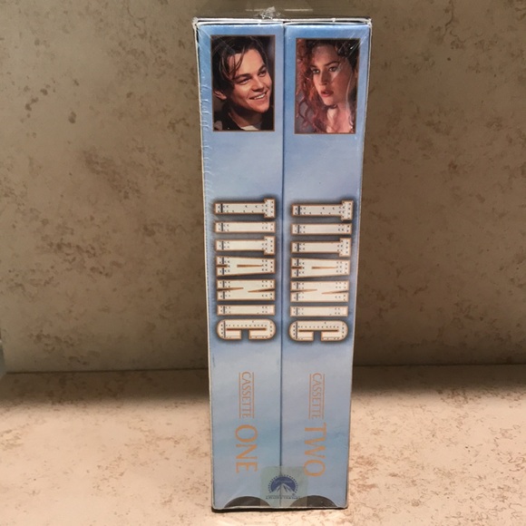 SEALED Titanic VHS 1998 - Paramount 2 Tape Set w/ Sprint Sticker Collectible - Picture 2 of 7